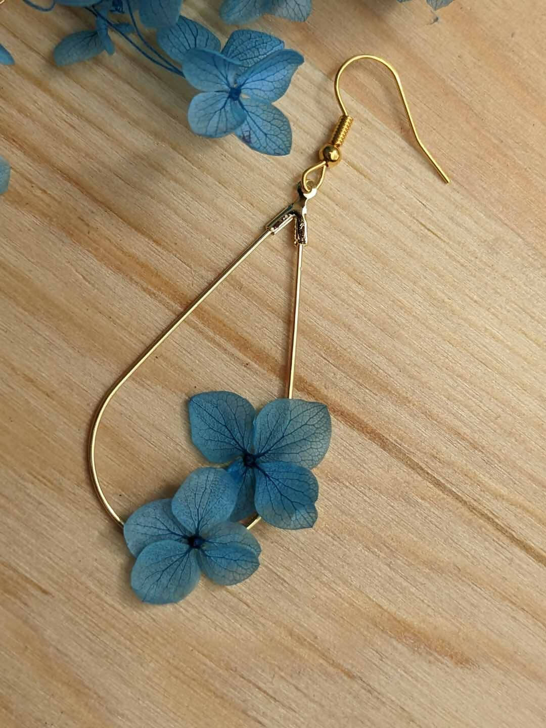 Boucles d'oreilles Goutte duo d'Hortensia bleu