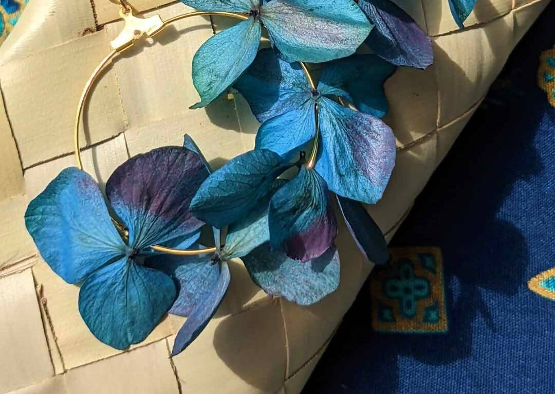 Créoles en fleurs stabilisées, Hortensia bleu bordeaux