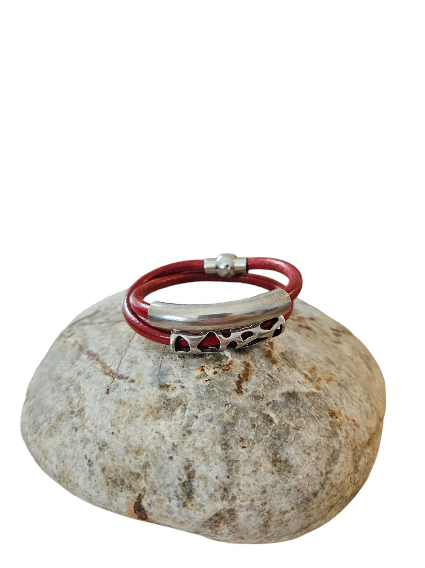 Bracelet en cuir rouge et argenté