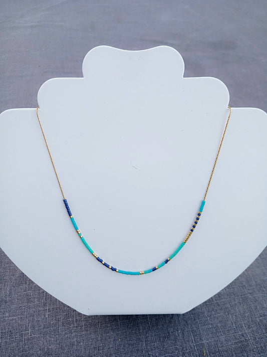 Collier de perles Miyuki trois bleus.
