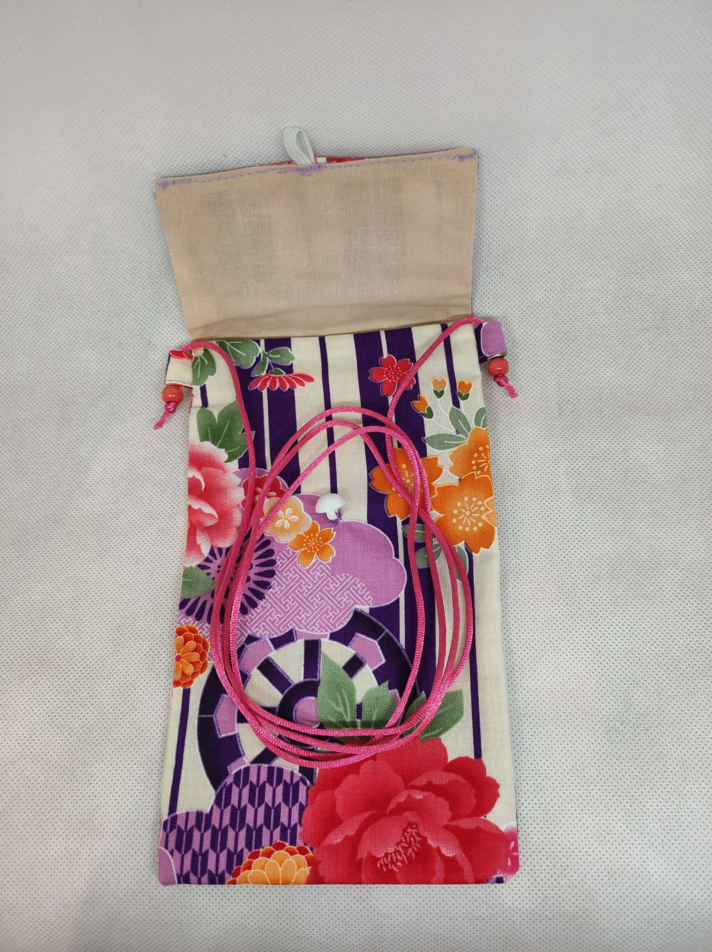 Pochette téléphone tissu fleuri